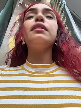 Sara-77 webcam show