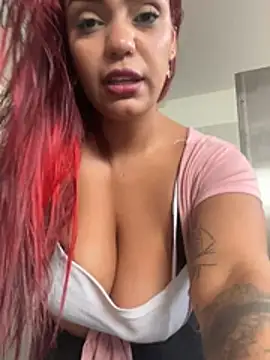 Sara-77's Webcam Show