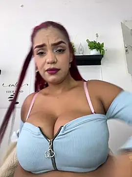 Sara-77's Live XXX Chat