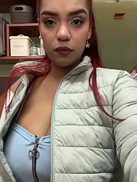 Sara-77 Show in webcam