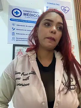Sara-77: διαδικτυακό σόου στην κάμερα