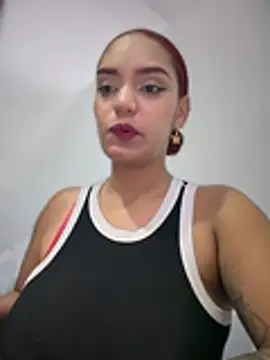 Sara-77 Pertunjukan Webcam