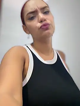 Sara-77 webcam show