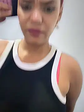 Sara-77's Webcam Show