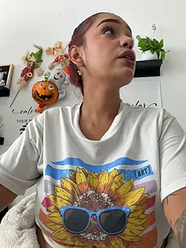 Sara-77 Adlı Modelin Web Kamerası Şovu