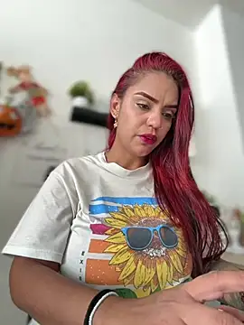 Sara-77 Adlı Modelin Web Kamerası Şovu