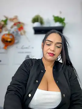 Sara-77's Webcam Show