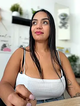 Sara-77's Webcam Show