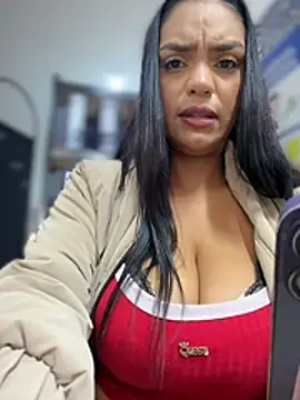 Pokazy przed kamerką – Sara-77