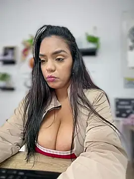 Sara-77 Show Webcam