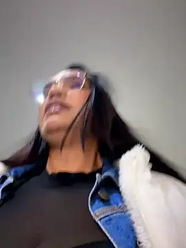 Sara-77 Show Webcam