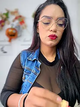 Sara-77 Webcam-Show