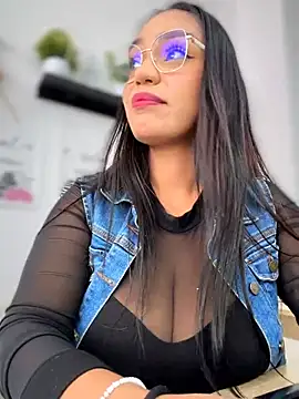 Sara-77 Show Webcam