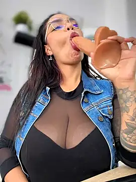 Sara-77 Adlı Modelin Web Kamerası Şovu