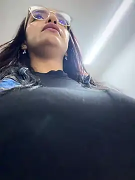 Sara-77 网络视讯表演