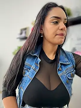 Sara-77のウェブカメラショー