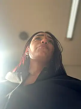Sara-77 Show in webcam