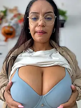 Chat XXX ao vivo de Sara-77