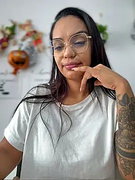 Sara-77 网络视讯表演