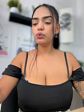 Sara-77 Adlı Modelin Web Kamerası Şovu