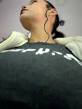 Sara-77 webcam show