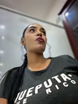 Sara-77 Webcam show