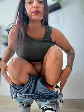 Sara-77 Pertunjukan Webcam