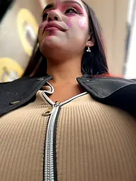 Sara-77 Adlı Modelin Web Kamerası Şovu