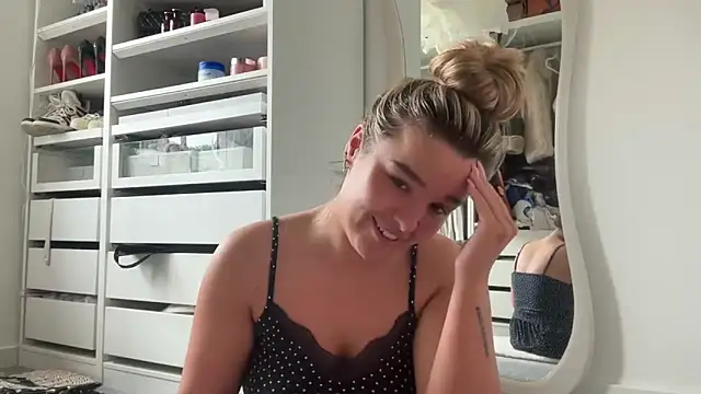 maisiesmithx élő XXX-chatje