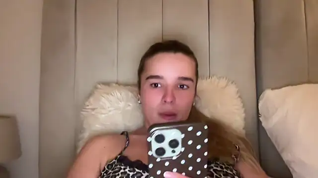 Chat +18 de maisiesmithx ao vivo