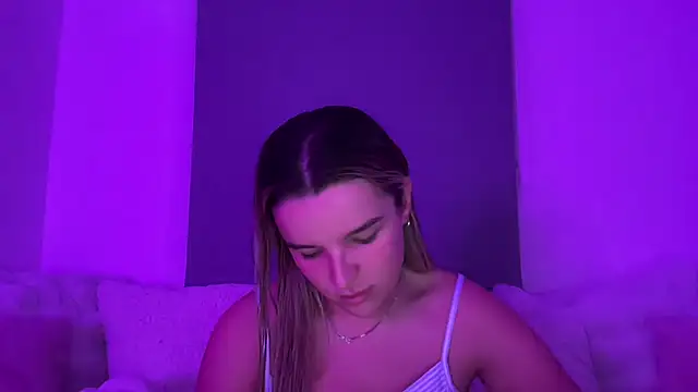 Онлайн чат XXX maisiesmithx