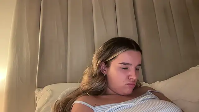 maisiesmithx 现场XXX聊天