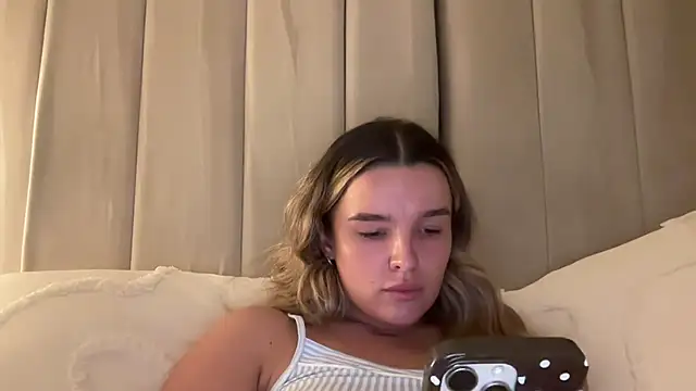 צ'אט XXX בשידור חי של maisiesmithx