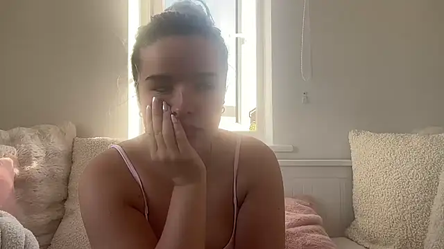 maisiesmithx Adlı Modelin Canlı XXX Sohbeti