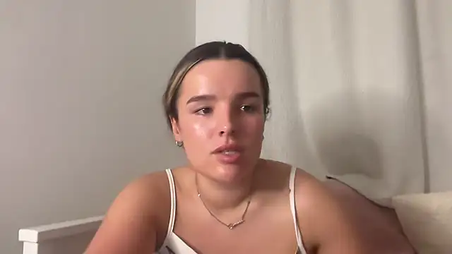 צ'אט XXX בשידור חי של maisiesmithx