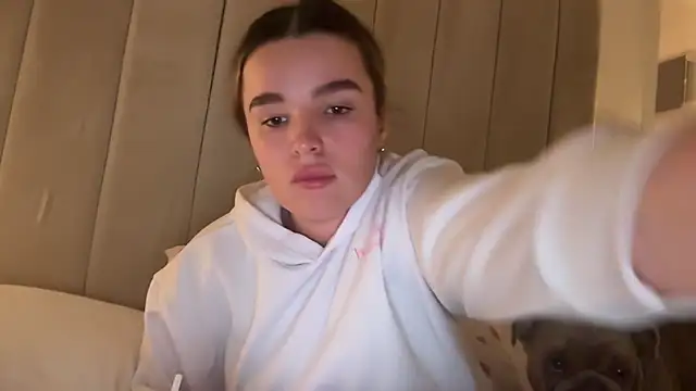 maisiesmithx Adlı Modelin Canlı XXX Sohbeti