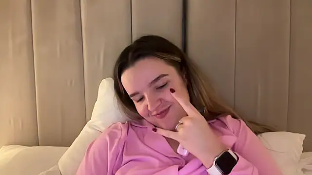 maisiesmithx Adlı Modelin Canlı XXX Sohbeti