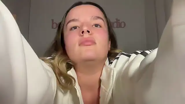 maisiesmithx Adlı Modelin Canlı XXX Sohbeti