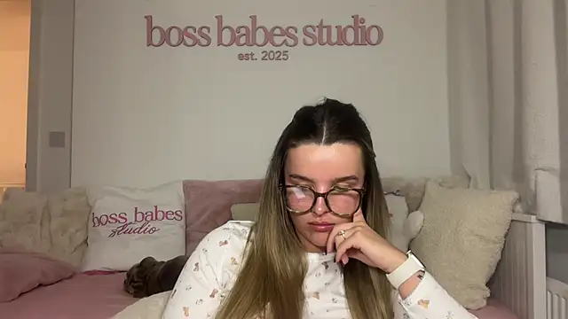 maisiesmithx Adlı Modelin Canlı XXX Sohbeti