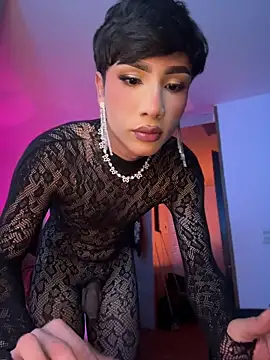 sue___0 Show in webcam
