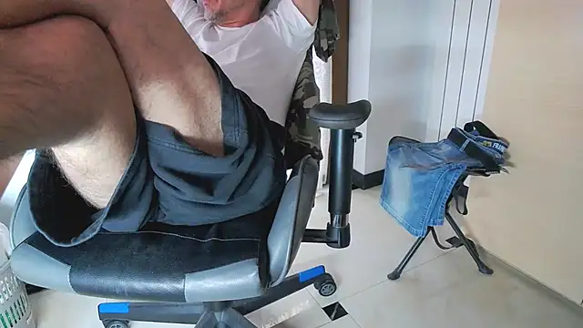 roby24m2 Show in webcam