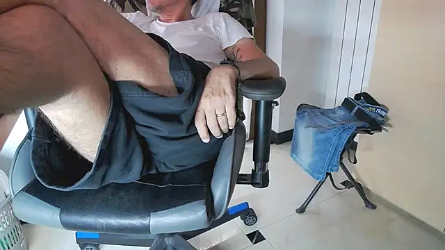 roby24m2 Show in webcam