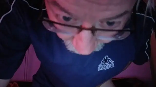 loverboyxxx69's Webcam Show