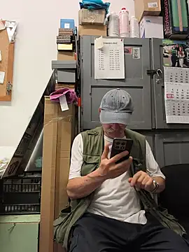 loverboyxxx69's Webcam Show