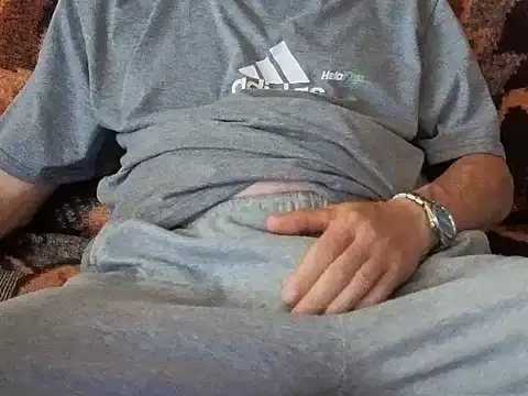 הופעת וובקאם של loverboyxxx69