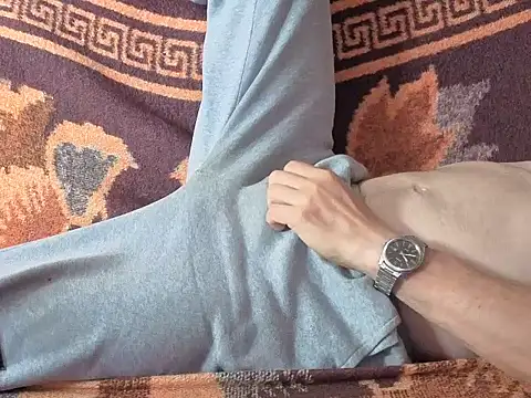הופעת וובקאם של loverboyxxx69