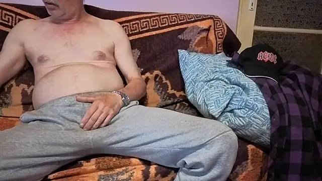 הופעת וובקאם של loverboyxxx69