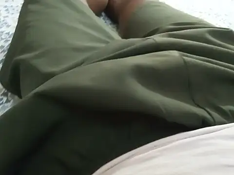 UncutlovingGuy webkamerás műsora