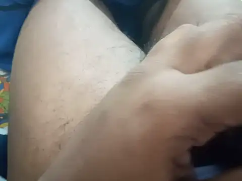 UncutlovingGuy Pertunjukan Webcam