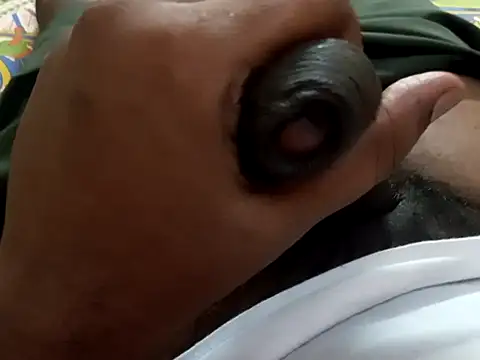 UncutlovingGuy 网络视讯表演